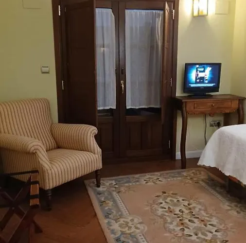 Отель Balcones De 3*